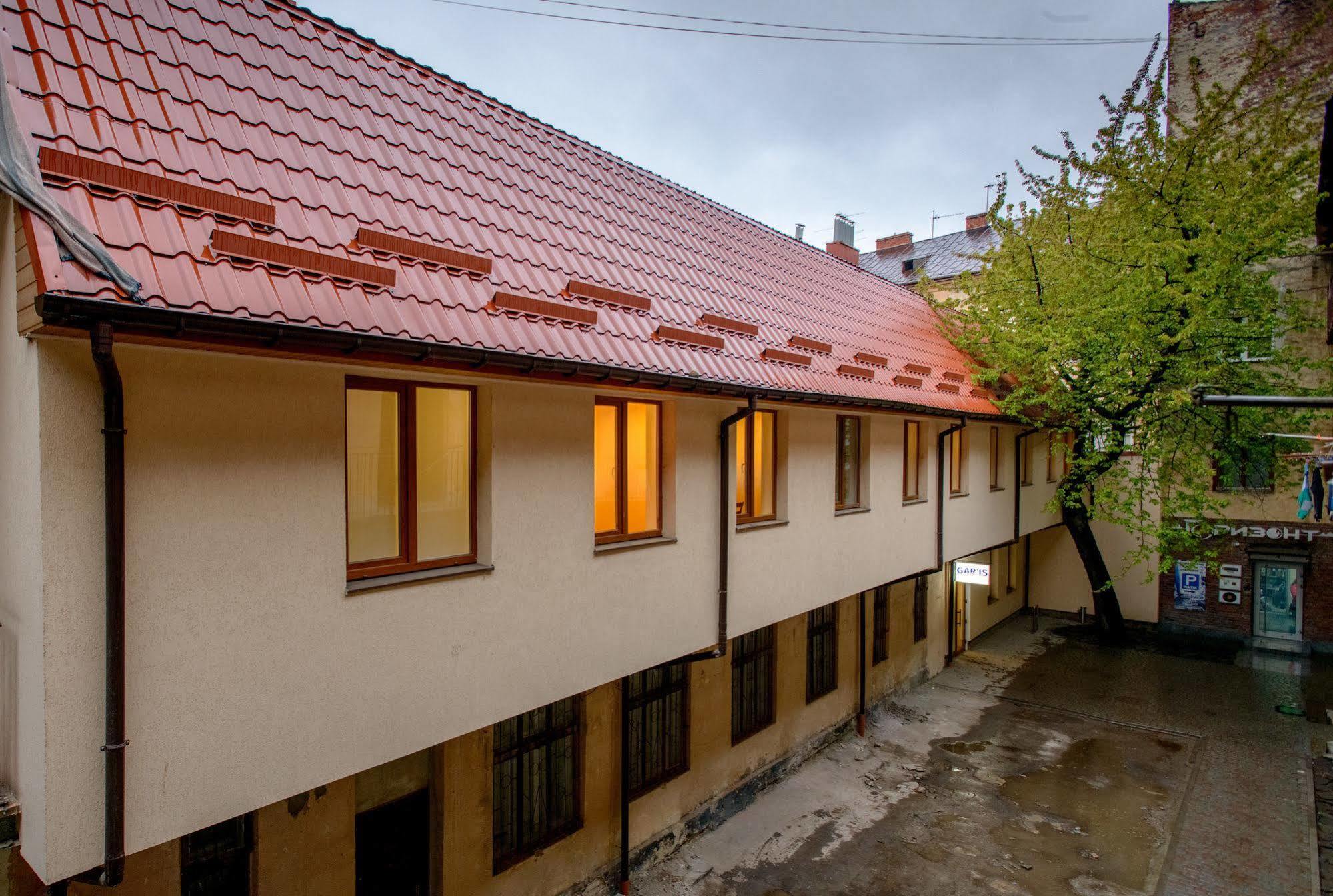Gar'Is Hostel Lviv Exterior foto